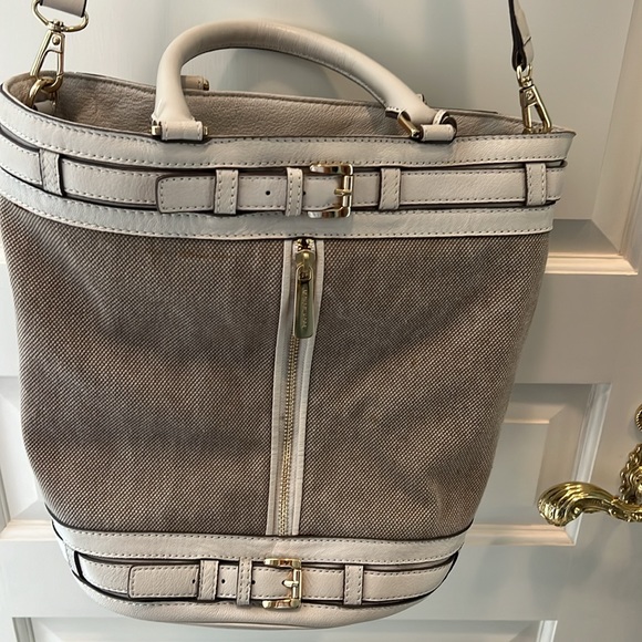 Michael Kors handbag - Picture 3 of 9